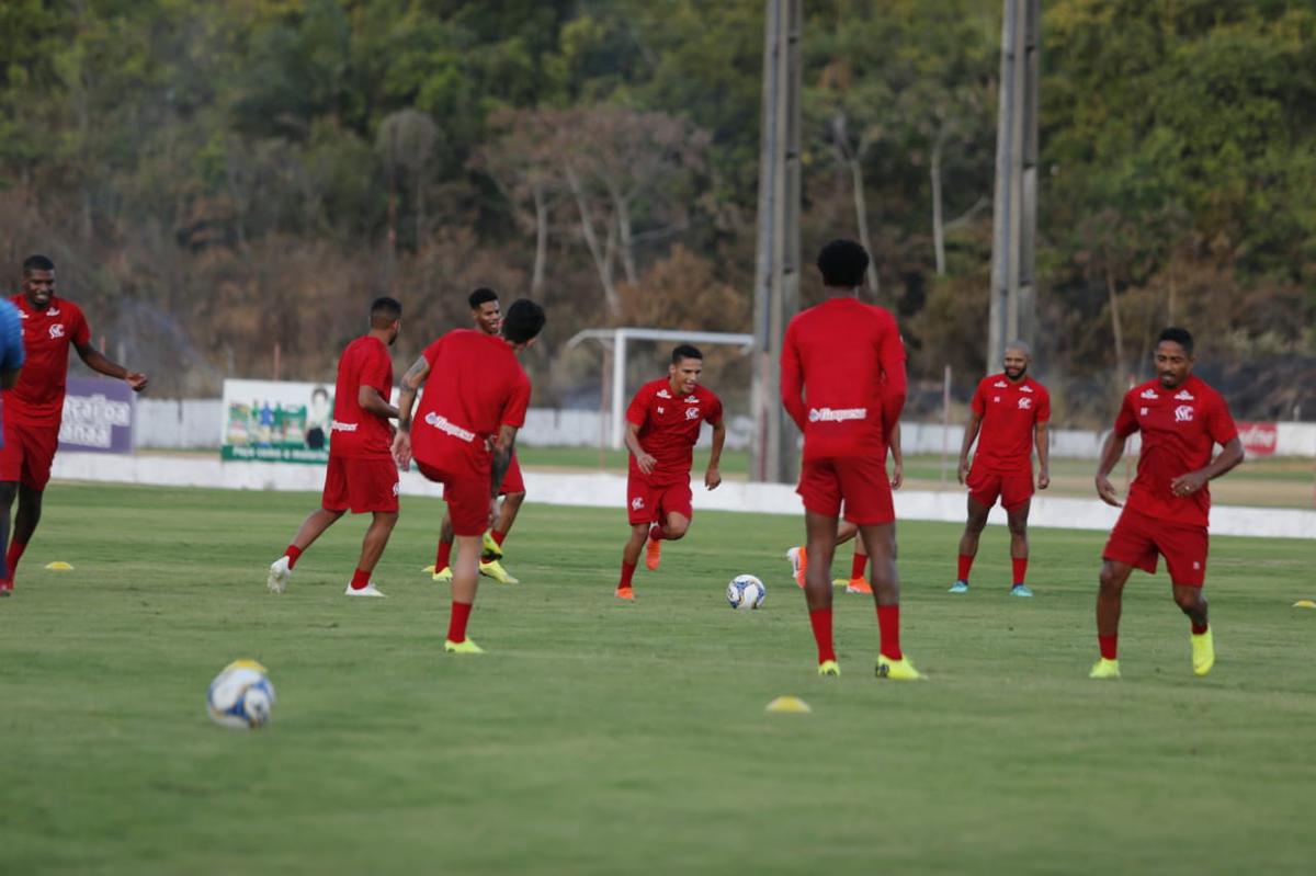 Elenco alvirrubro se reapresentou nesta tera-feira para iniciar os trabalhos visando a temporada 2020, na qual o clube participar do Pernambucano, do Nordesto, da Copa do Brasil e da Srie B.
