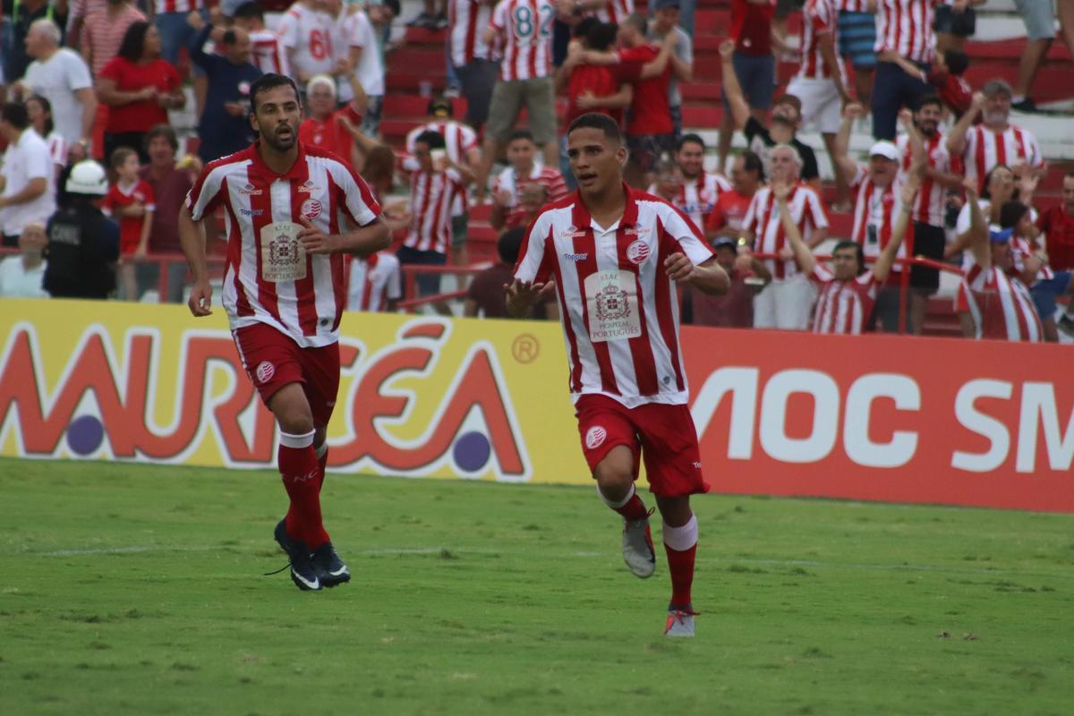 Vitria do Nutico, por 4 a 2, em cima da equipe do Flamengo de Arcoverde, em jogo do Estadual
