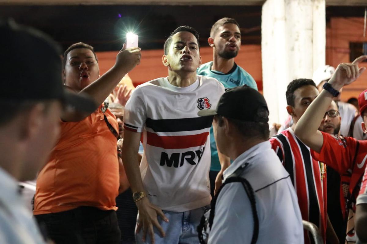 Conselho Deliberativo coral realizou primeira sesso para discutir verso do estatuto que ser levada  votao, em assembleia geral