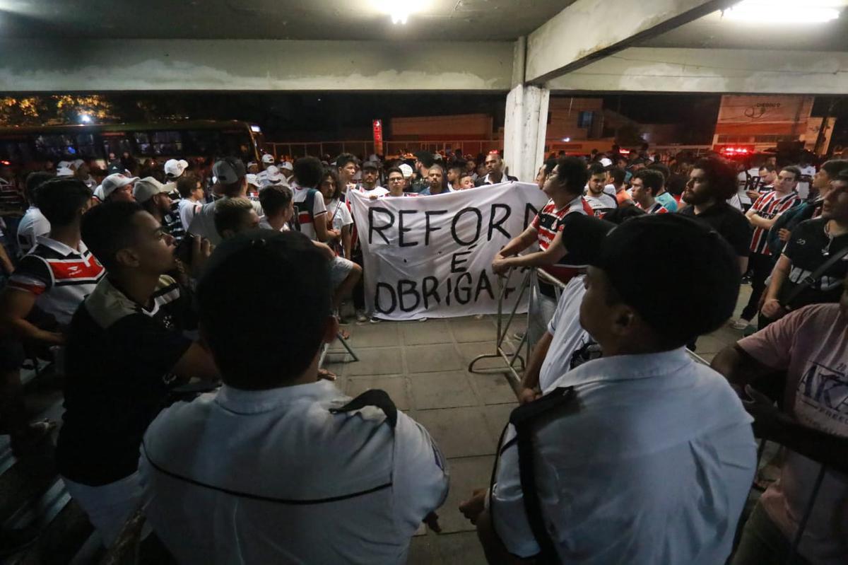 Conselho Deliberativo coral realizou primeira sesso para discutir verso do estatuto que ser levada  votao, em assembleia geral