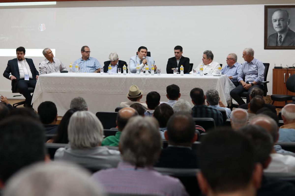 Conselho Deliberativo coral realizou primeira sesso para discutir verso do estatuto que ser levada  votao, em assembleia geral