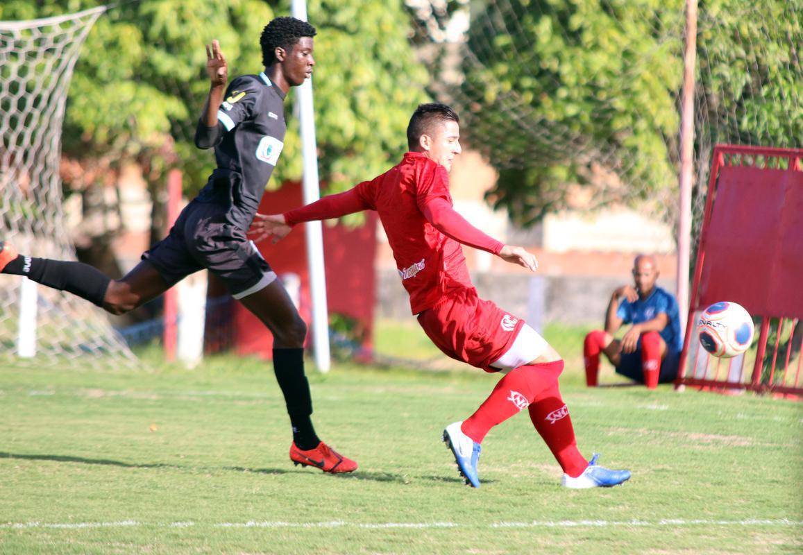 Timbu enfrentou a equipe paraibana e venceu por 2 a 0 com gols de Guillermo Paiva e Jefferson Nem