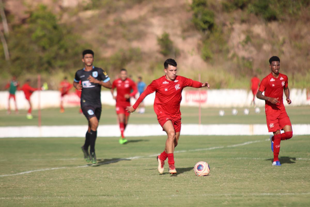 Timbu enfrentou a equipe paraibana e venceu por 2 a 0 com gols de Guillermo Paiva e Jefferson Nem