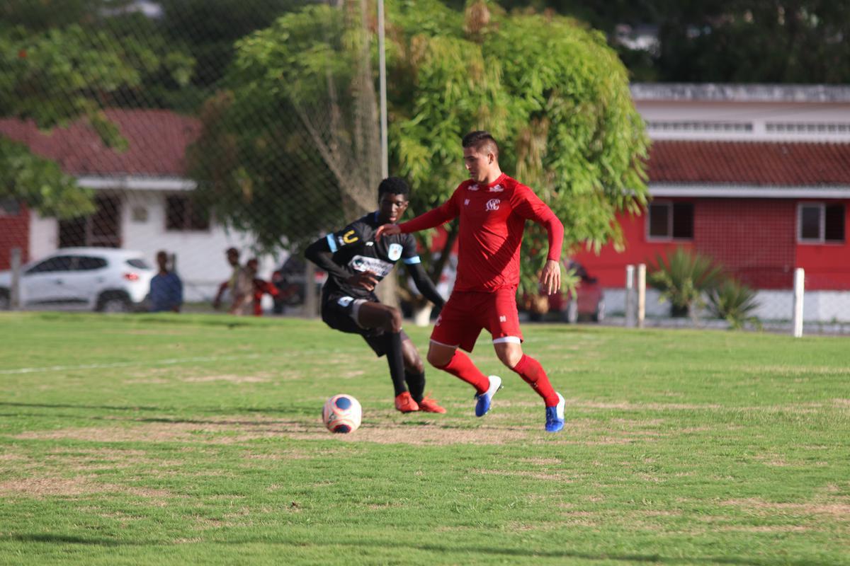 Timbu enfrentou a equipe paraibana e venceu por 2 a 0 com gols de Guillermo Paiva e Jefferson Nem