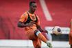 Tinga - Em compara��o com os demais companheiros da cabe�a de �rea, o volante foi quem menos participou dos jogos. Disputou 11 partidas e n�o balan�ou as redes. 
