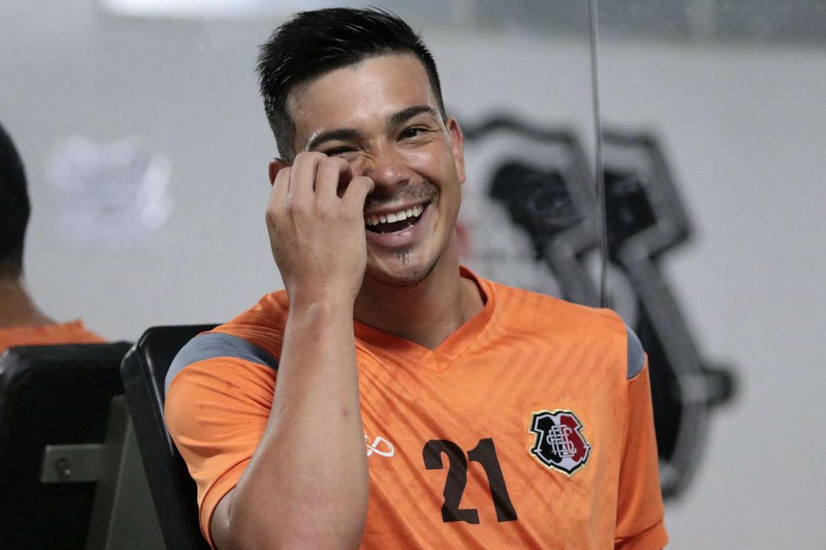 Derlis Alegre - Mais um homem de frente do time, o paraguaio chegou no Arruda antes da paralisa��o do futebol em virtude da pandemia de Covid-19. At� agora, disputou poucas partidas - cinco -, n�o marcou, mas agradou � diretoria e � comiss�o t�cnica. Precisa evoluir. 