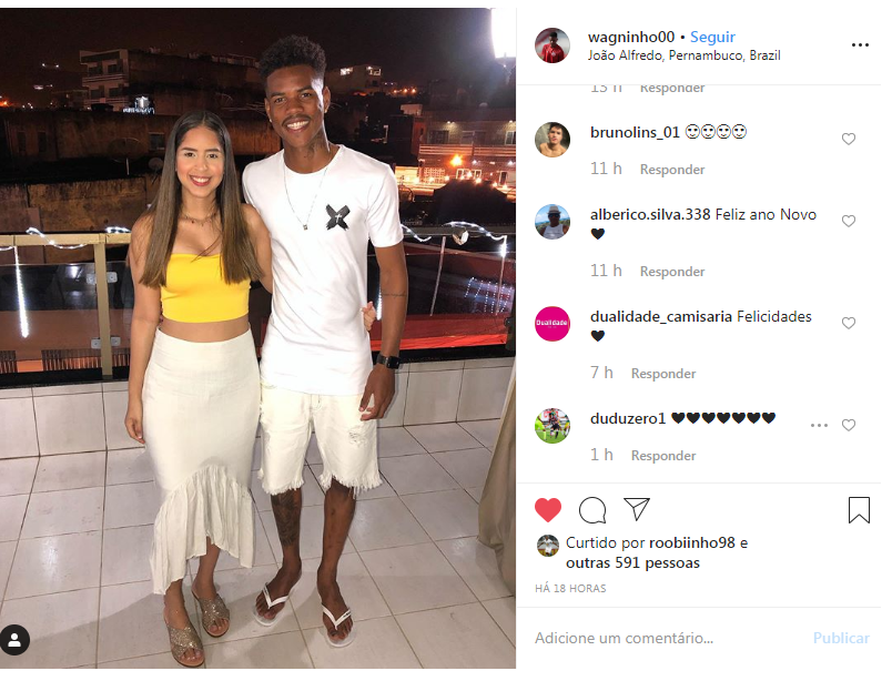 Mais uma das apostas do clube alvirrubro, o volante Wagninho comemorou a chegada de 2020 no interior do estado pernambucano, na cidade de Jo�o Alfredo