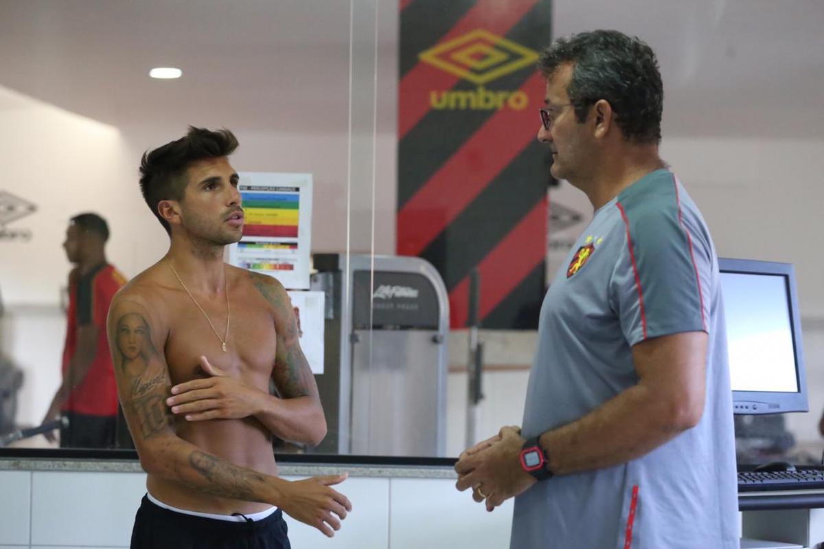 Dentre as novidades esto os nove recm contratados: o goleiro Carlos Eduardo, os volantes Betinho e Jean Patrick, os meias Diego Noronha e o argentino Lucas Mugni, e os atacantes Ewandro, Marquinhos e Maxwell