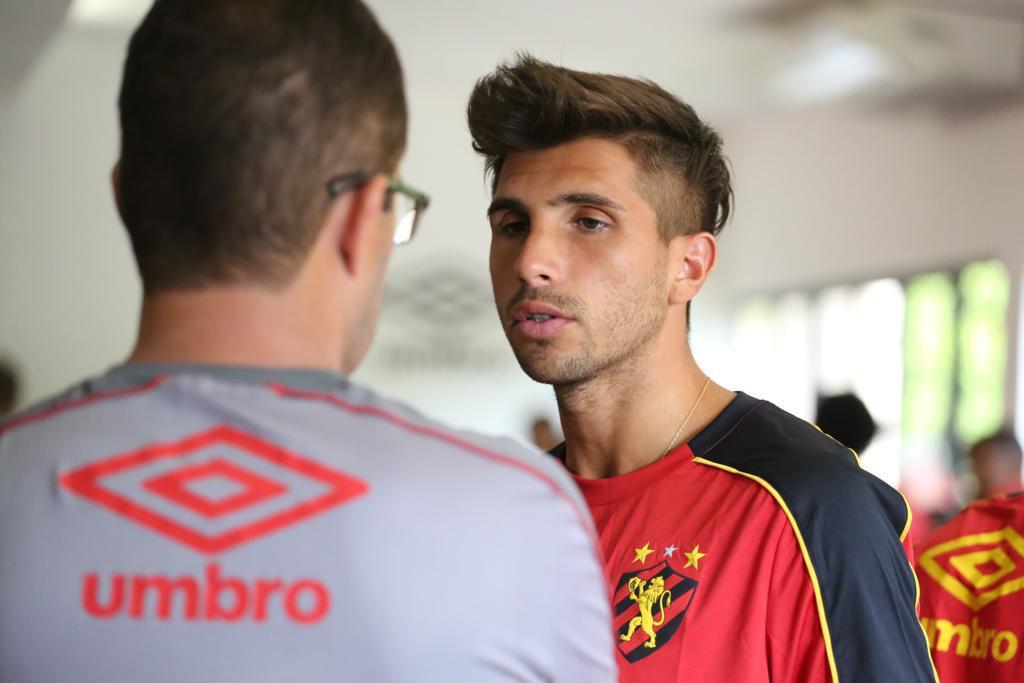 Dentre as novidades esto os nove recm contratados: o goleiro Carlos Eduardo, os volantes Betinho e Jean Patrick, os meias Diego Noronha e o argentino Lucas Mugni, e os atacantes Ewandro, Marquinhos e Maxwell