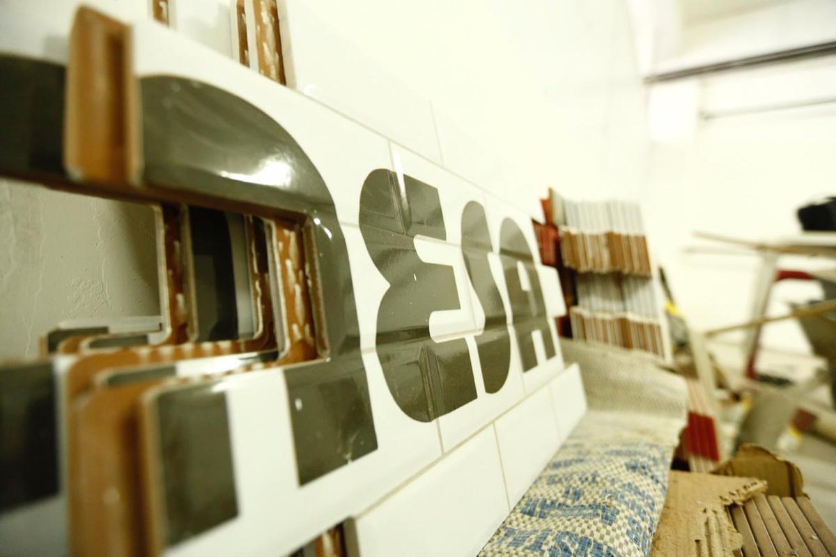 Previso  de que todas as reformas destes setores sejam concludas antes da estreia do Santa Cruz pelo Campeonato Pernambucano, marcada para o dia 18 de janeiro, contra o Petrolina. Reformas dos vestirios, campo e arquibancadas esto sendo bancadas pelo Executivo coral, ao custo de R$500 mil. 