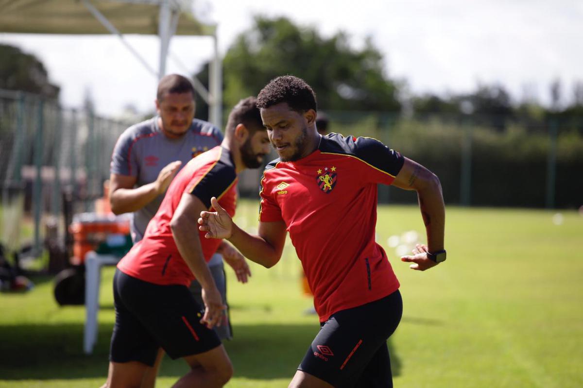 Jogador deve comear trabalhos com bola na prxima semana e prev cerca de 15 dias para estar na condio fsica ideal 
