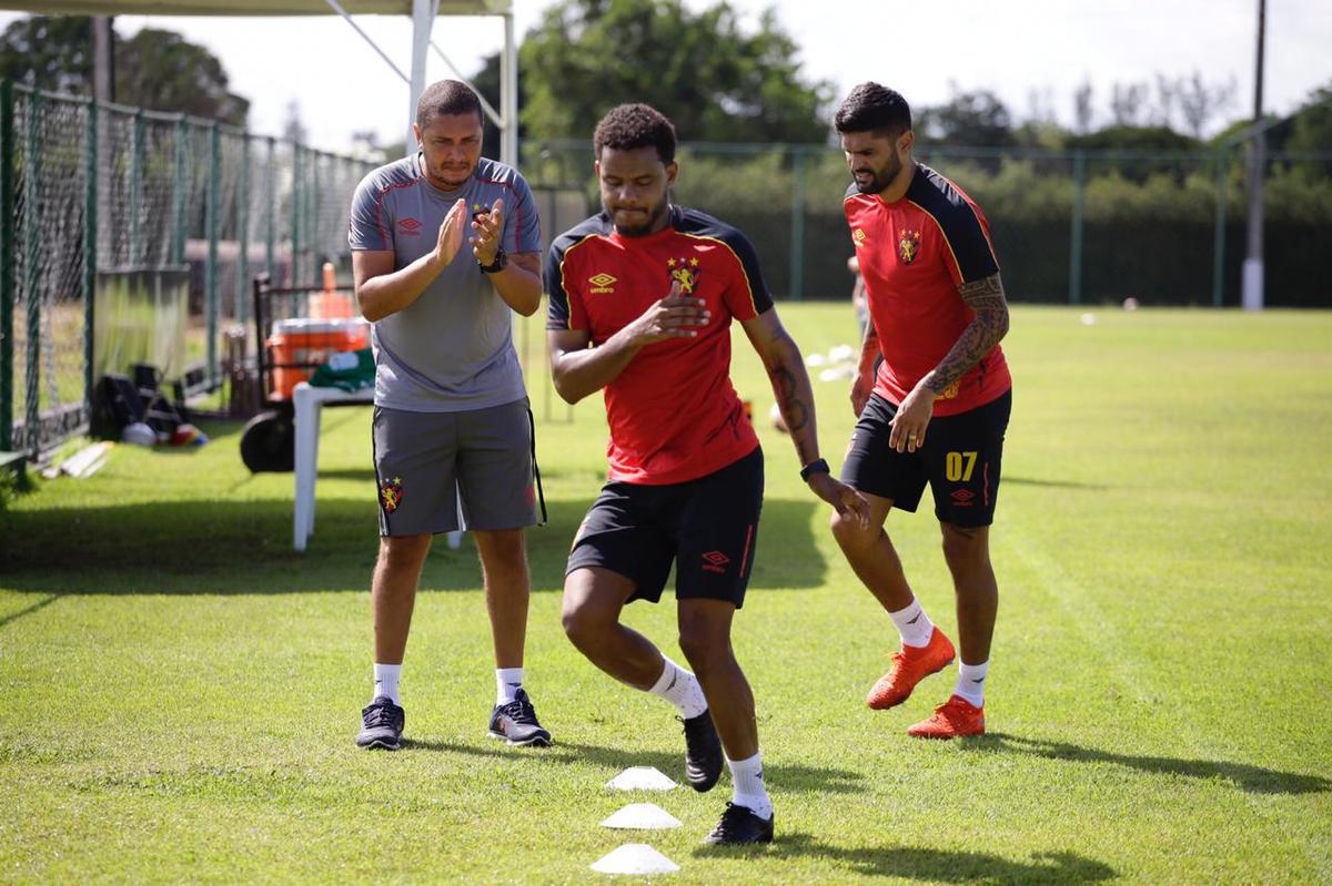 Jogador deve comear trabalhos com bola na prxima semana e prev cerca de 15 dias para estar na condio fsica ideal 
