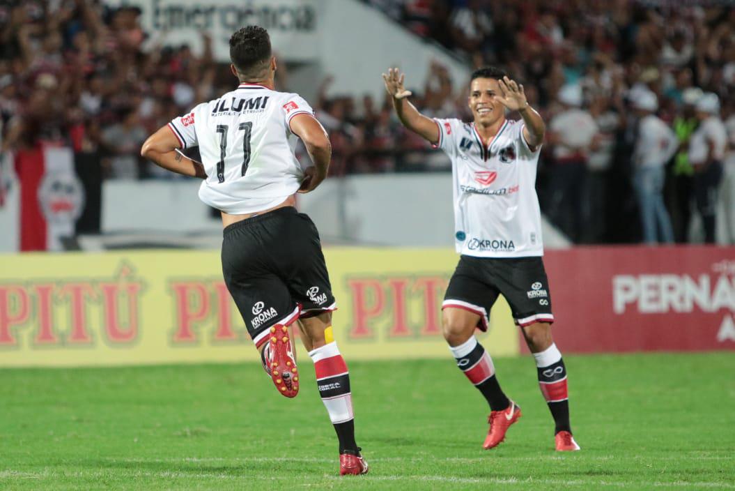 Santa Cruz e Petrolina em jogo vlido pela primeira rodada do Campeonato Pernambucano