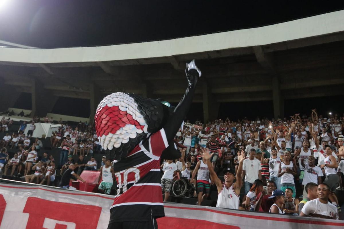 Santa Cruz e Petrolina em jogo vlido pela primeira rodada do Campeonato Pernambucano