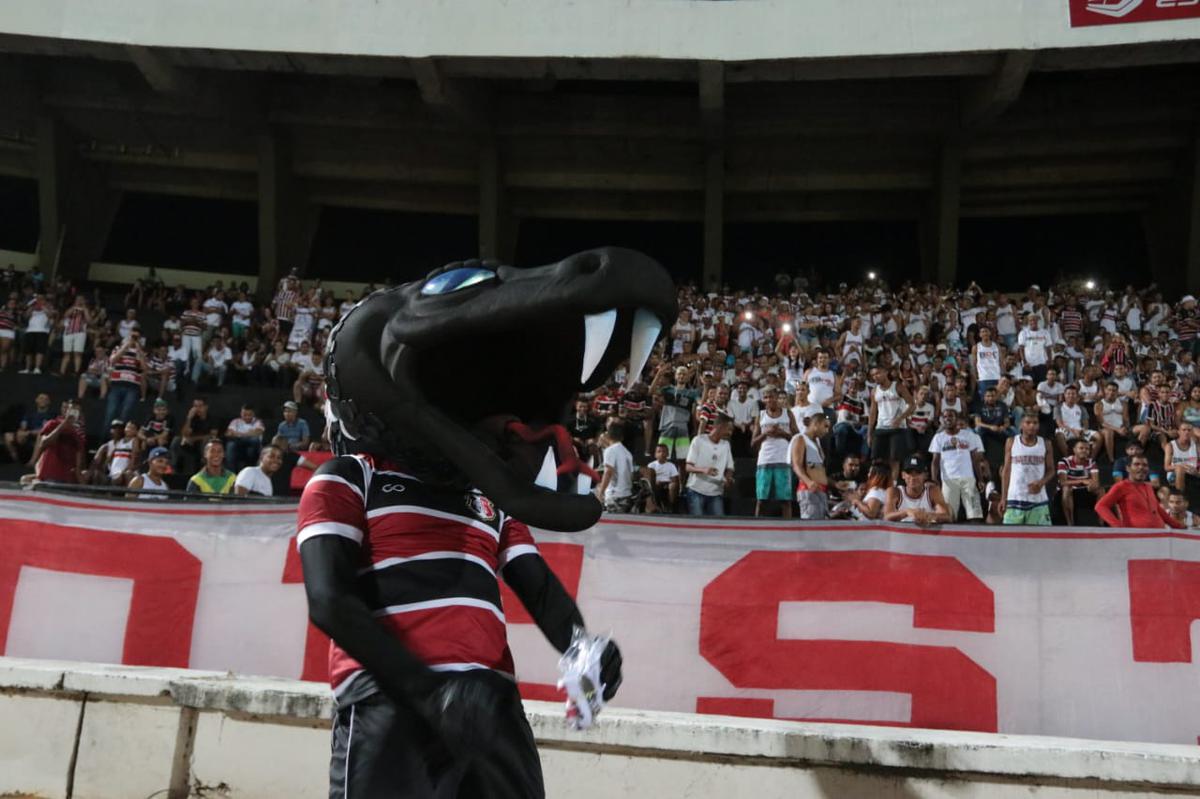 Santa Cruz e Petrolina em jogo vlido pela primeira rodada do Campeonato Pernambucano