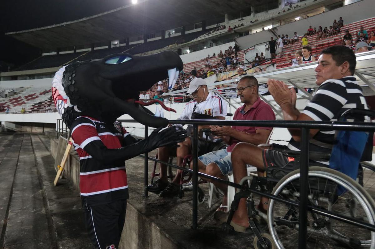 Santa Cruz e Petrolina em jogo vlido pela primeira rodada do Campeonato Pernambucano