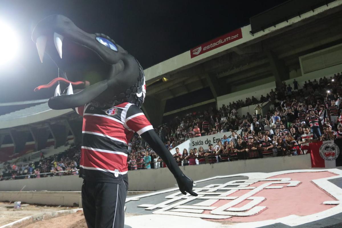 Santa Cruz e Petrolina em jogo vlido pela primeira rodada do Campeonato Pernambucano