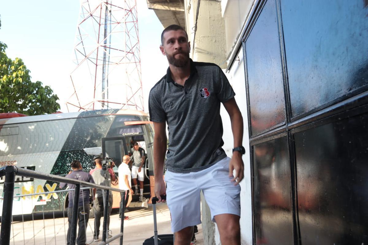 Santa Cruz e Petrolina em jogo vlido pela primeira rodada do Campeonato Pernambucano