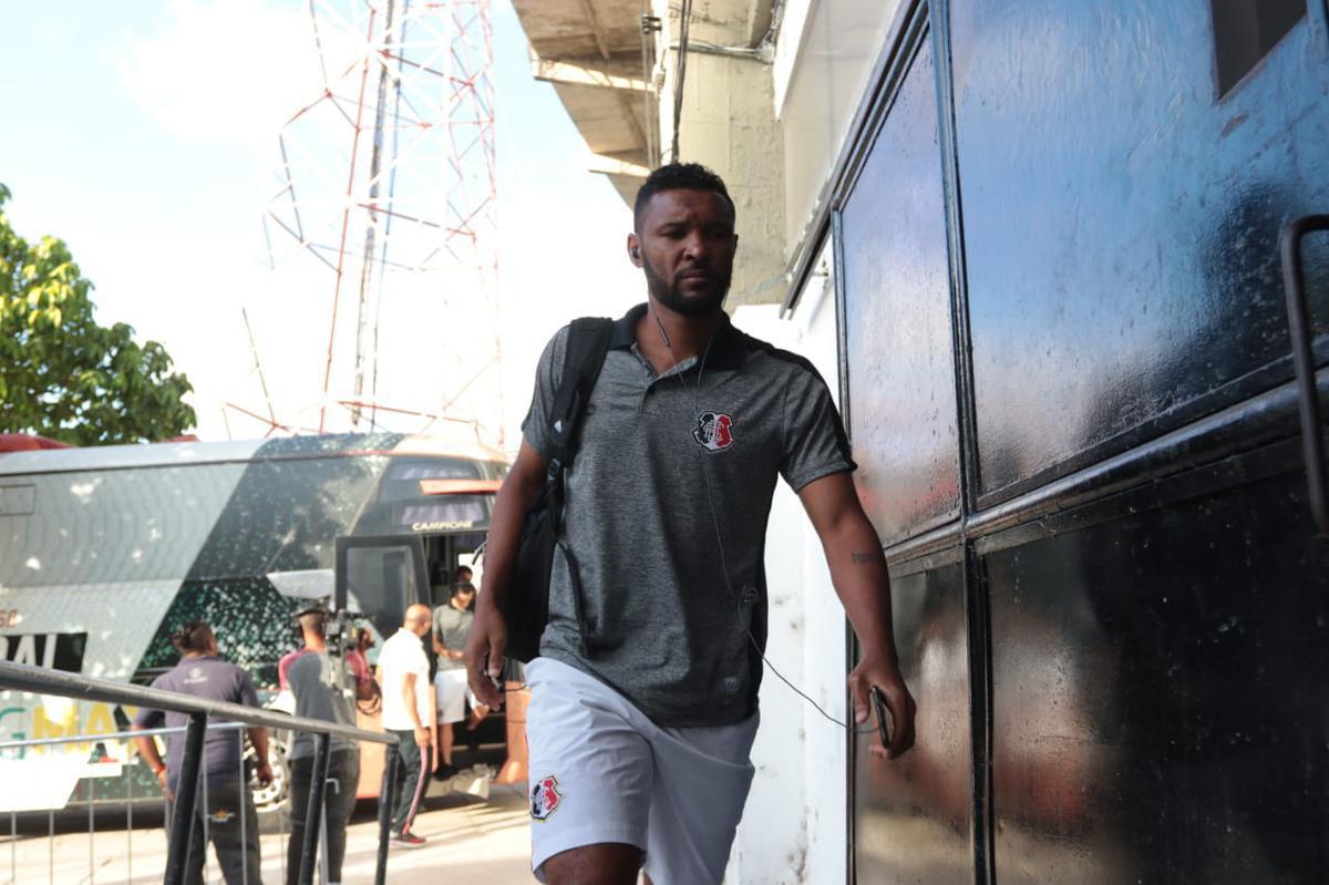 Santa Cruz e Petrolina em jogo vlido pela primeira rodada do Campeonato Pernambucano