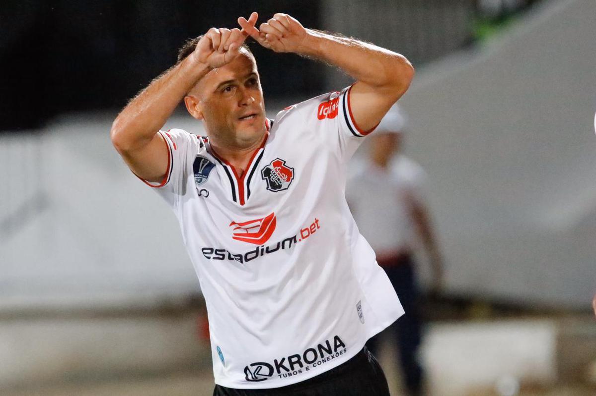 Santa Cruz e Petrolina em jogo vlido pela primeira rodada do Campeonato Pernambucano