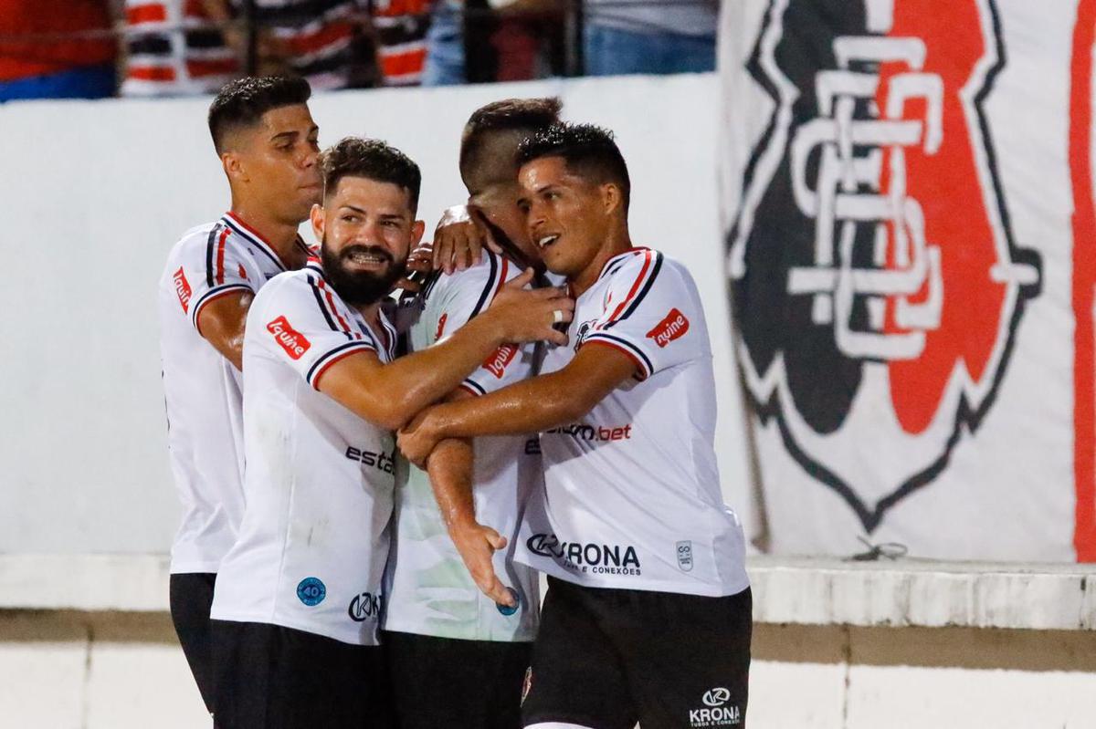 Santa Cruz e Petrolina em jogo vlido pela primeira rodada do Campeonato Pernambucano
