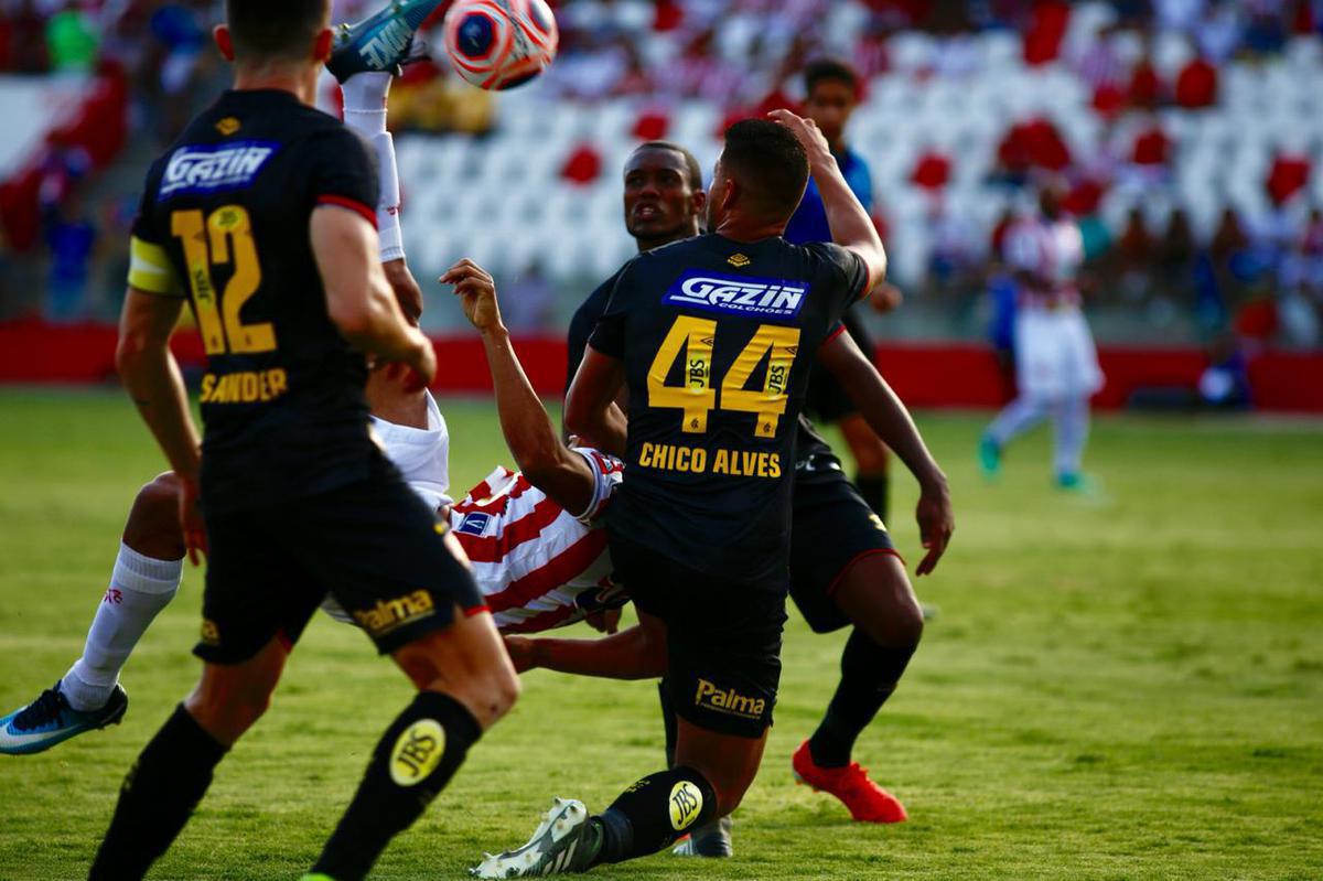 Nutico e Sport se enfrentaram nos Aflitos para o primeiro clssico do ano de 2020 no futebol brasileiro