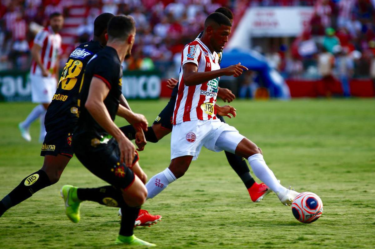 Nutico e Sport se enfrentaram nos Aflitos para o primeiro clssico do ano de 2020 no futebol brasileiro