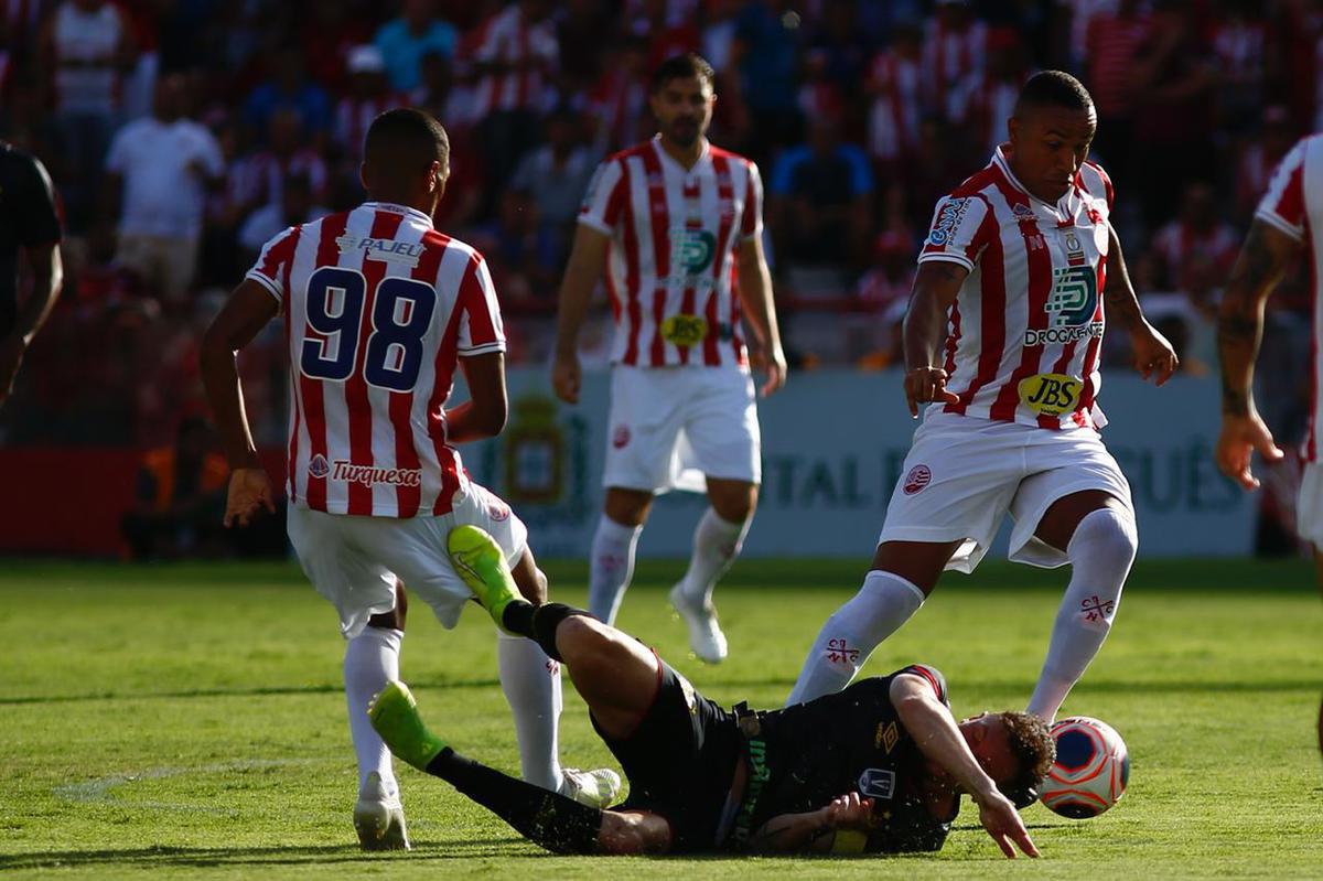 Nutico e Sport se enfrentaram nos Aflitos para o primeiro clssico do ano de 2020 no futebol brasileiro