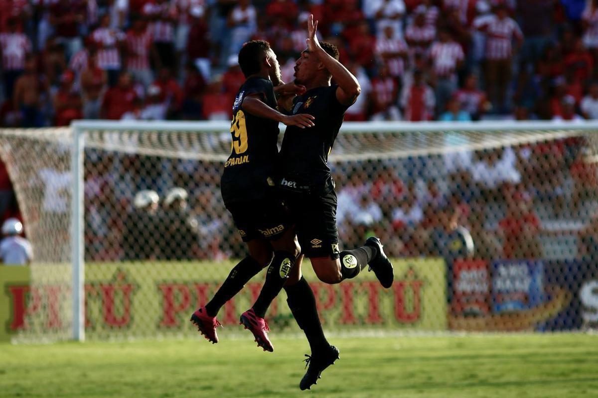 Nutico e Sport se enfrentaram nos Aflitos para o primeiro clssico do ano de 2020 no futebol brasileiro