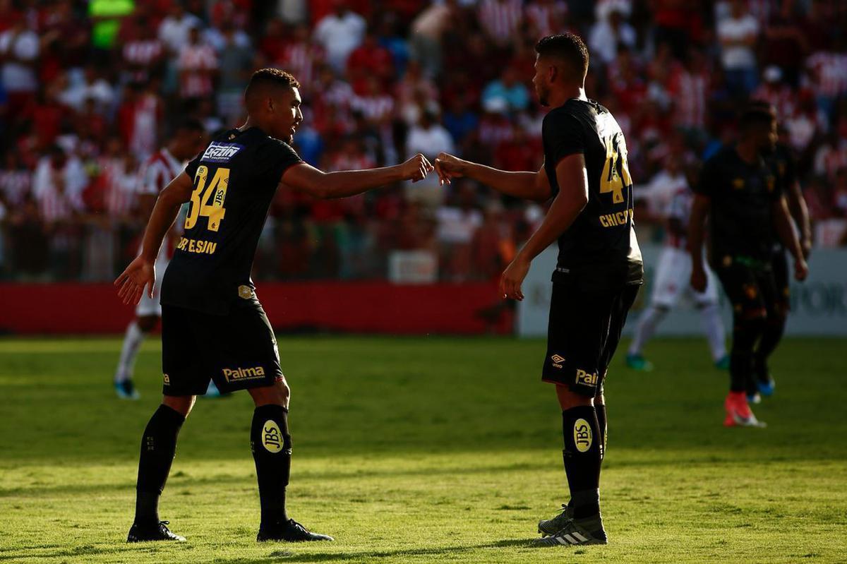 Nutico e Sport se enfrentaram nos Aflitos para o primeiro clssico do ano de 2020 no futebol brasileiro