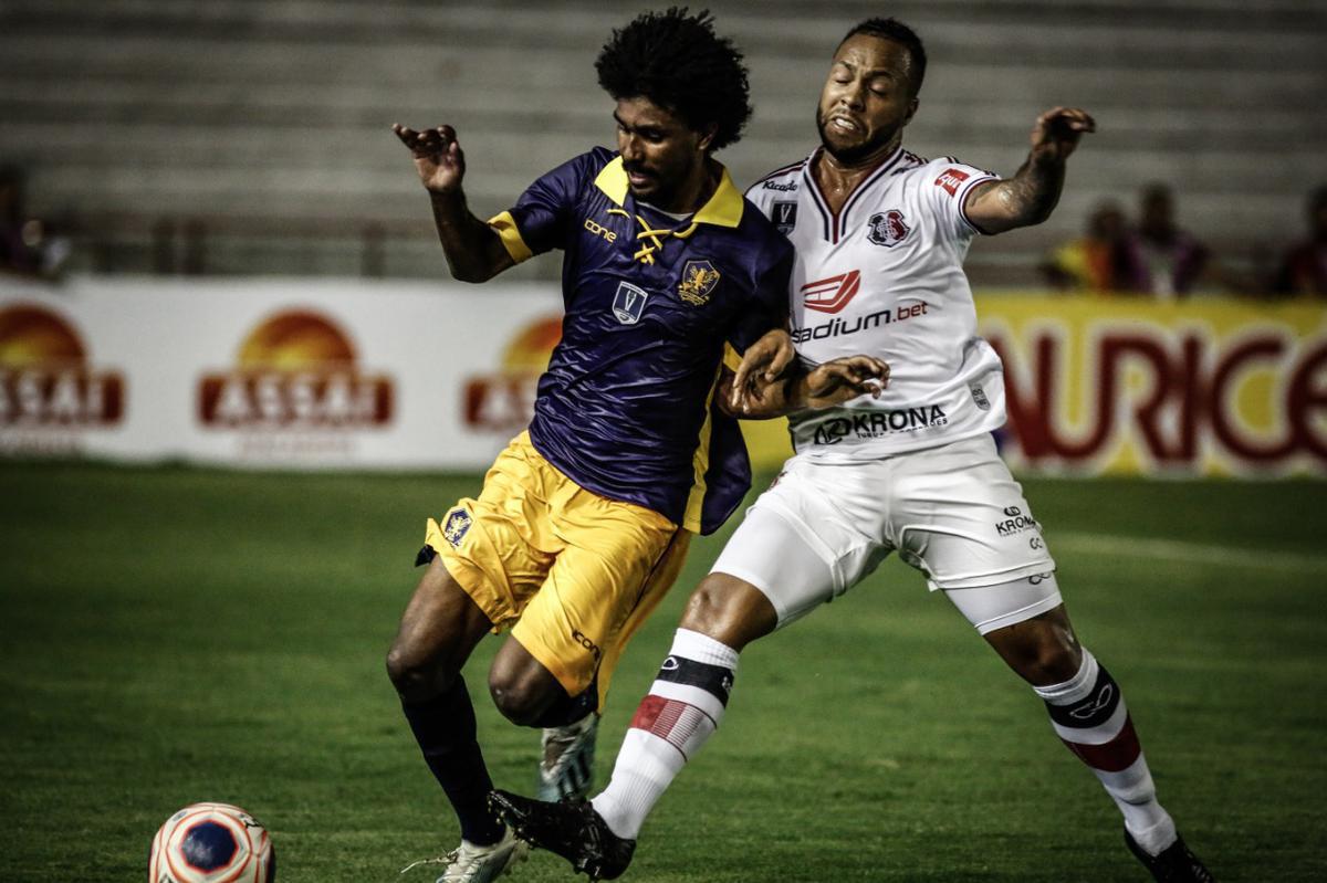 Tricolor conseguiu a virada apenas no segundo tempo contra o Retr