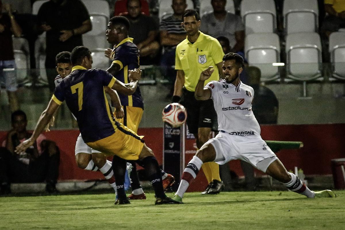 Tricolor conseguiu a virada apenas no segundo tempo contra o Retr