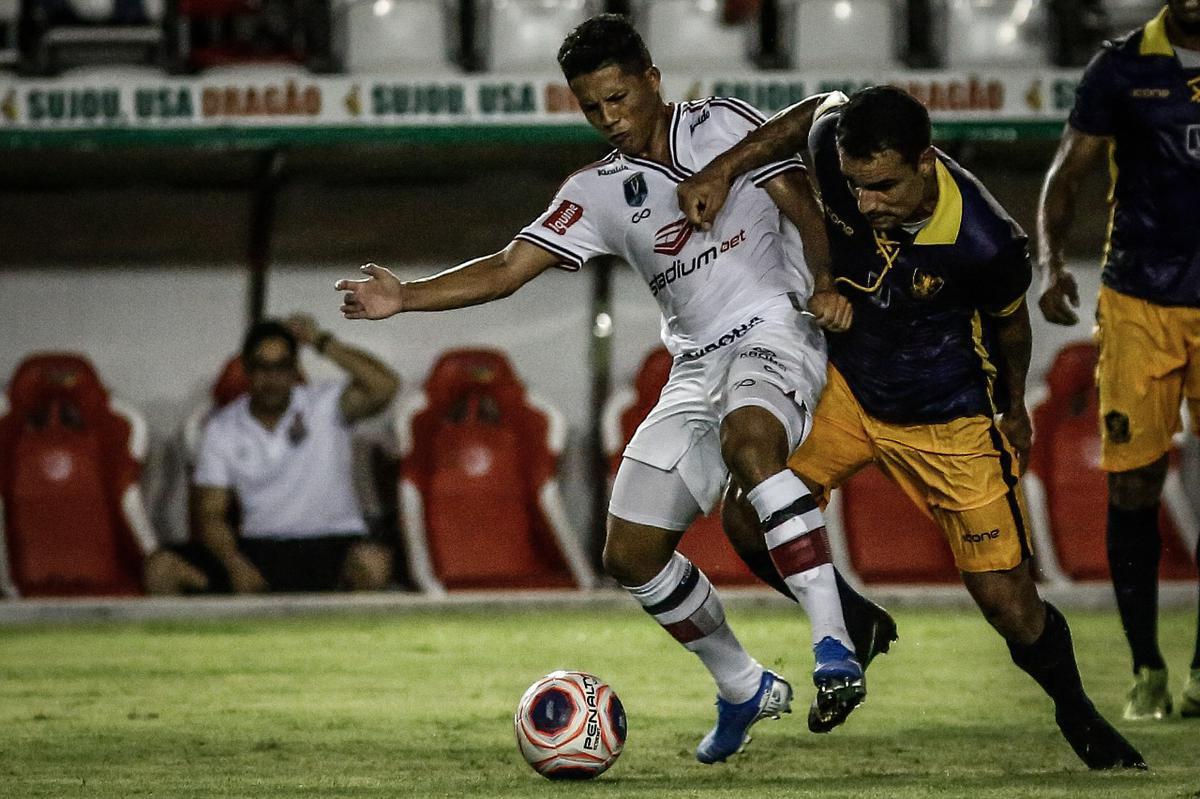Tricolor conseguiu a virada apenas no segundo tempo contra o Retr