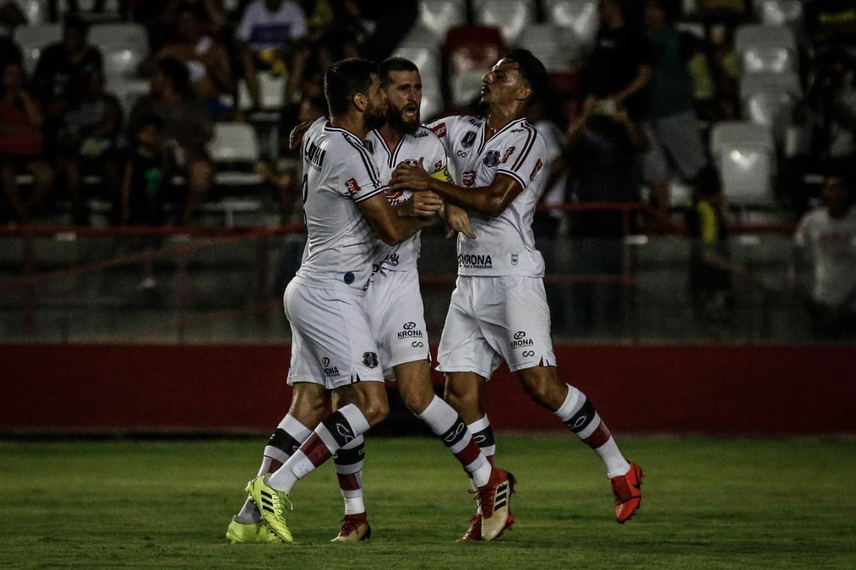 Tricolor conseguiu a virada apenas no segundo tempo contra o Retr