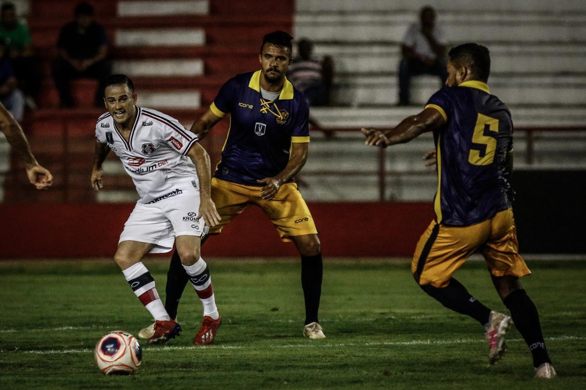 Tricolor conseguiu a virada apenas no segundo tempo contra o Retr