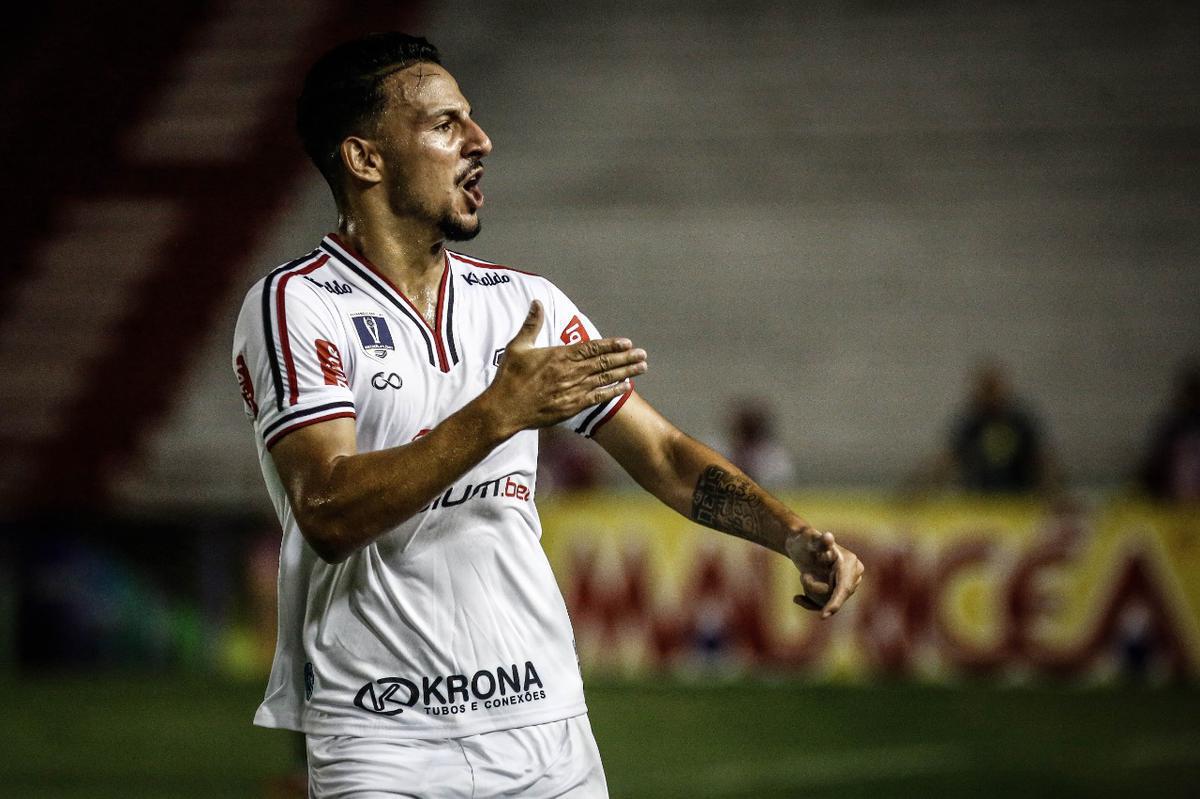 Tricolor conseguiu a virada apenas no segundo tempo contra o Retr