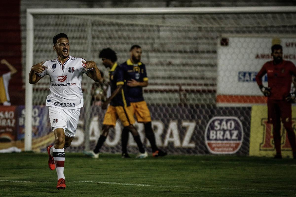 Tricolor conseguiu a virada apenas no segundo tempo contra o Retr