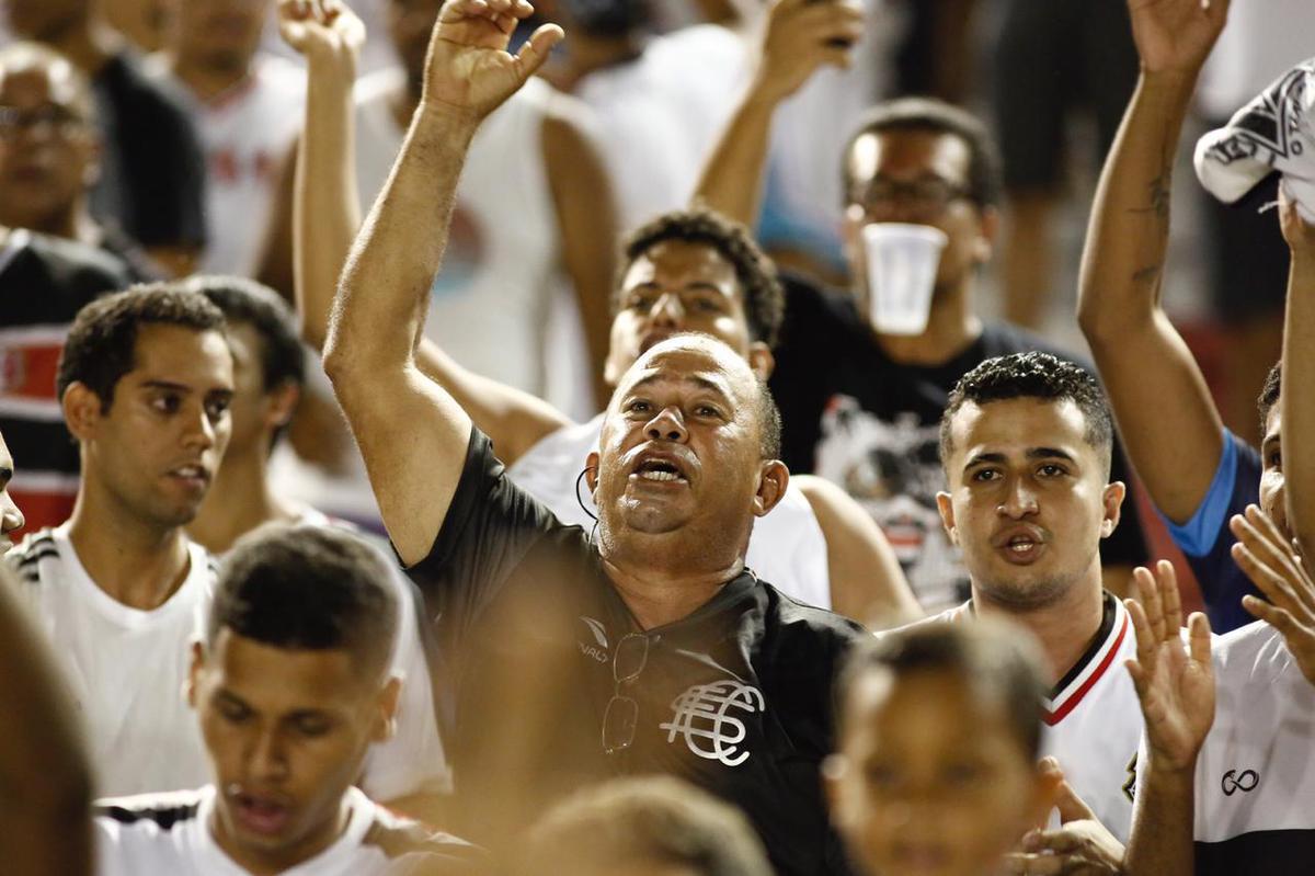 Tricolor conseguiu a virada apenas no segundo tempo contra o Retr