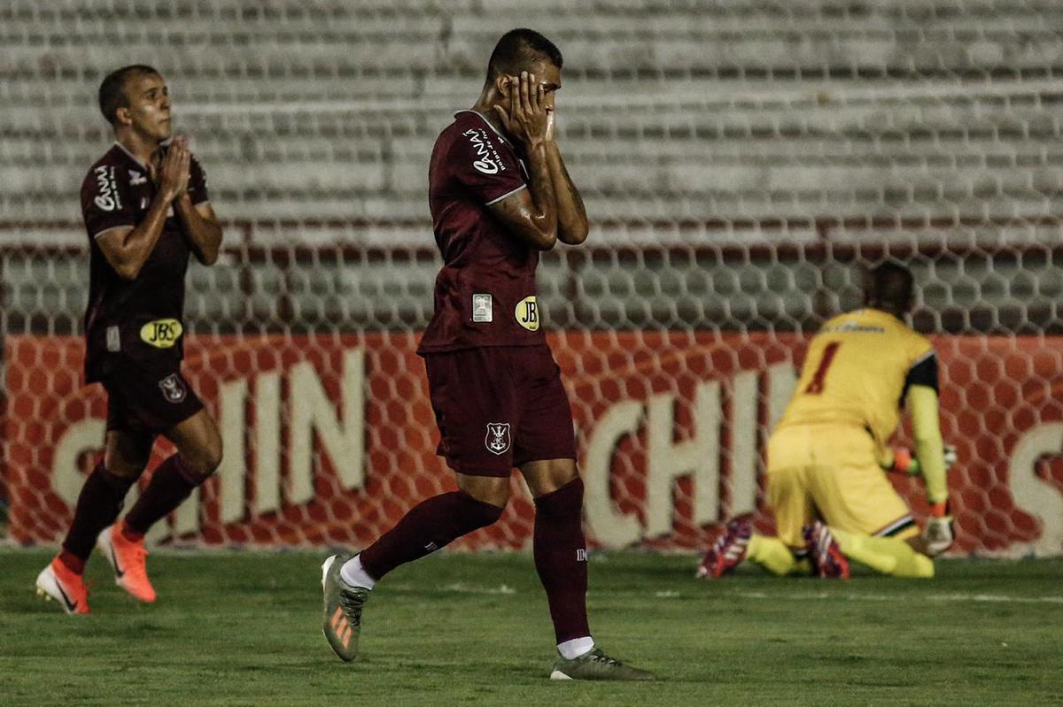 No final, Salatiel errou a cobrana que poderia dar a vitria para o Nutico