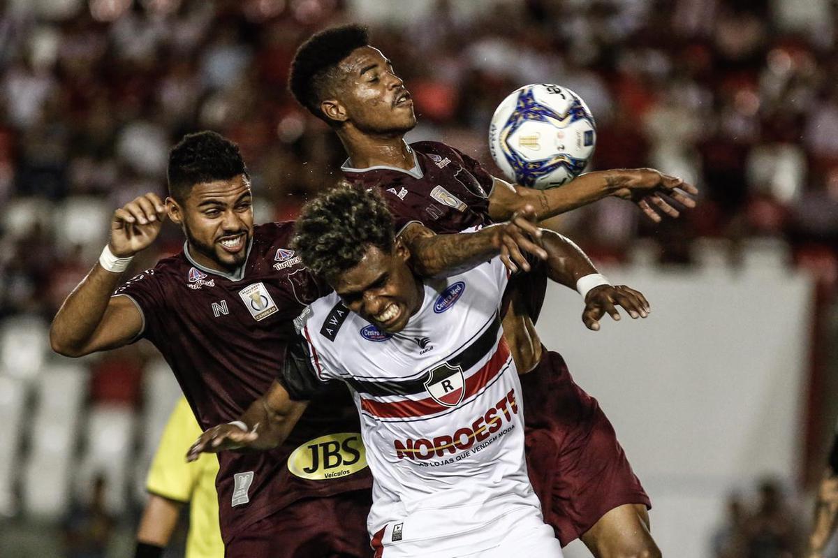 No final, Salatiel errou a cobrana que poderia dar a vitria para o Nutico