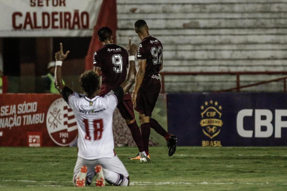 No final, Salatiel errou a cobrana que poderia dar a vitria para o Nutico