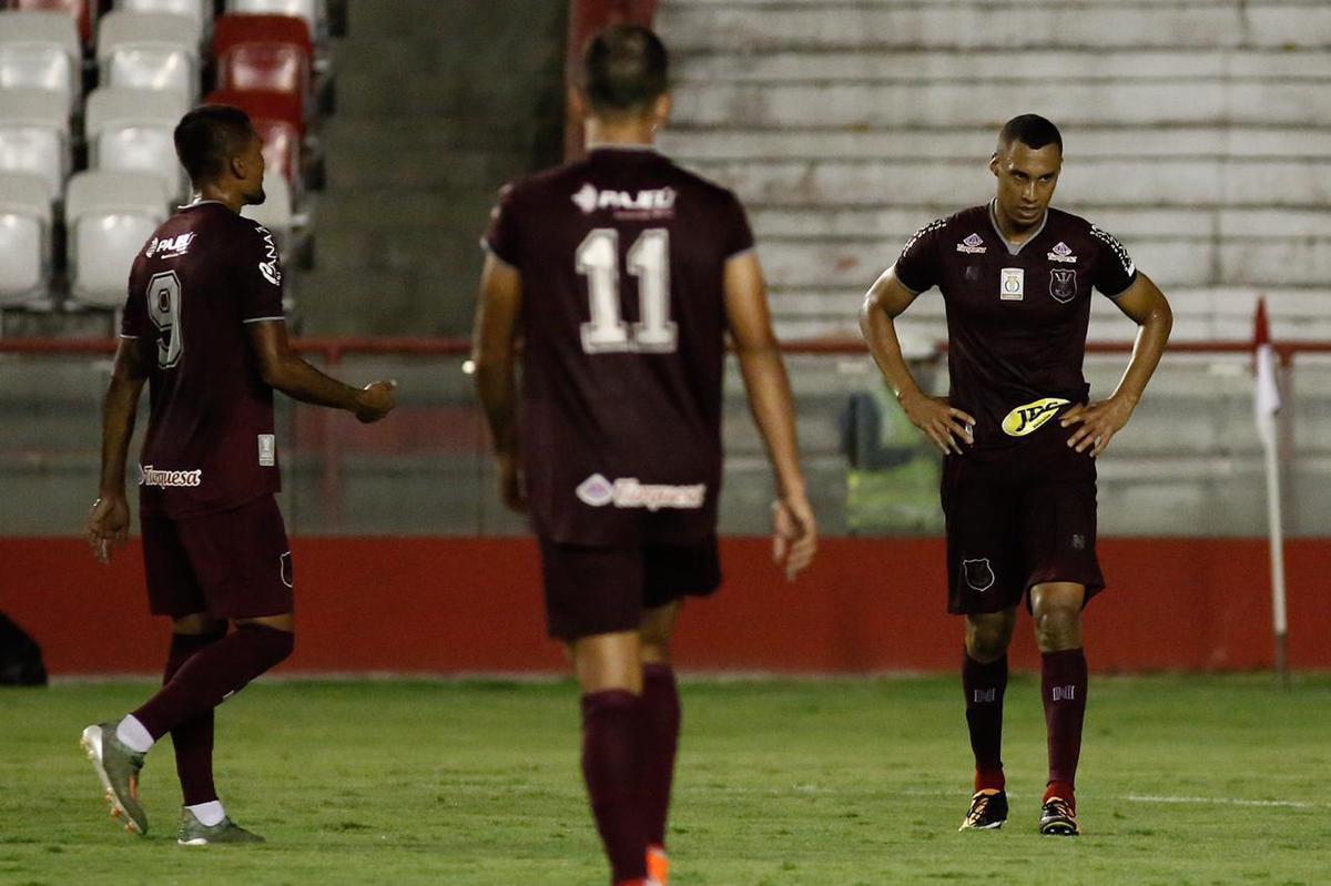 No final, Salatiel errou a cobrana que poderia dar a vitria para o Nutico