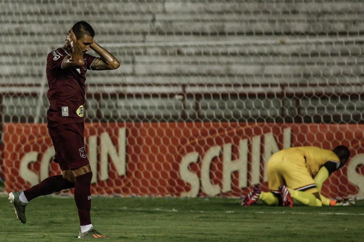 No final, Salatiel errou a cobrana que poderia dar a vitria para o Nutico