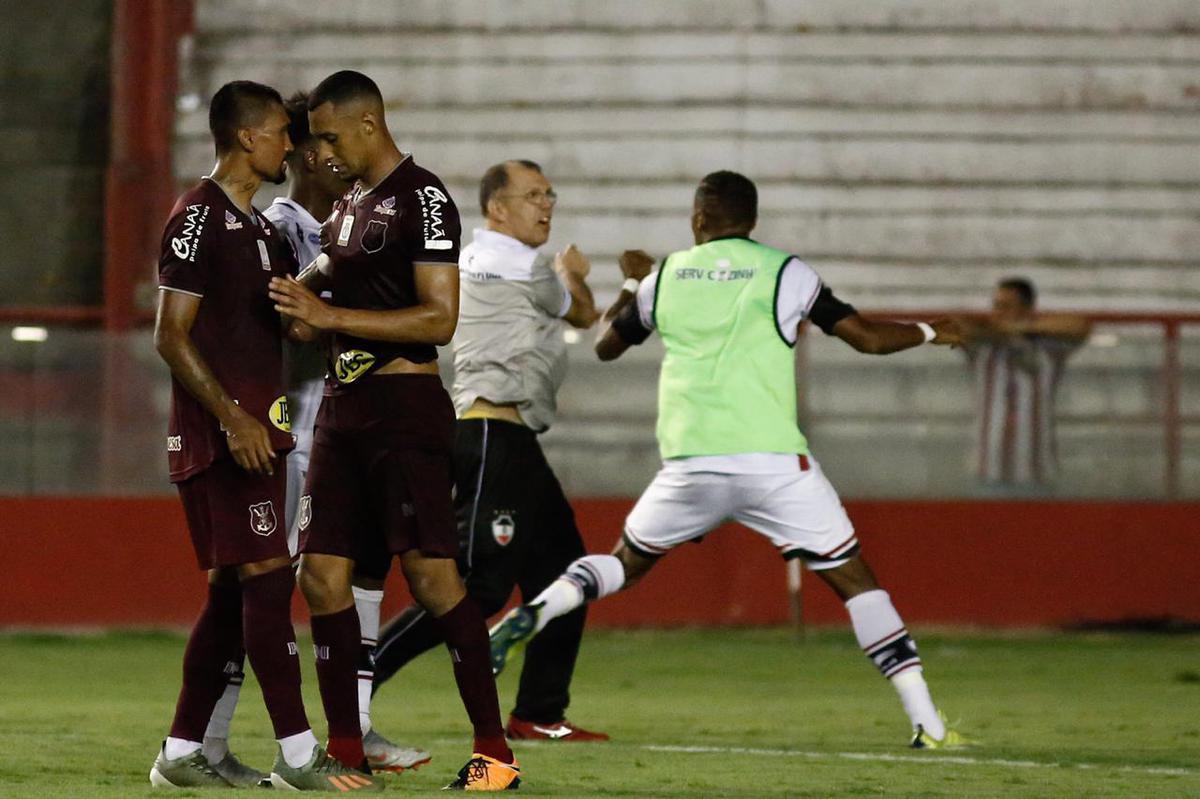 No final, Salatiel errou a cobrana que poderia dar a vitria para o Nutico