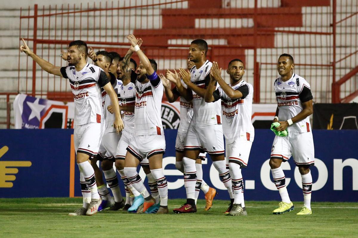 No final, Salatiel errou a cobrana que poderia dar a vitria para o Nutico