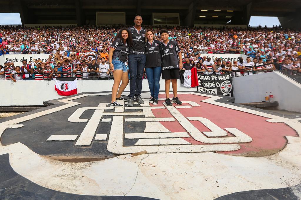 Santa Cruz e Bahia se enfrentaram no Arruda e empataram sem gols na estreia da Copa do Nordeste, em jogo que foi recheado de homenagens a Tiago Cardoso