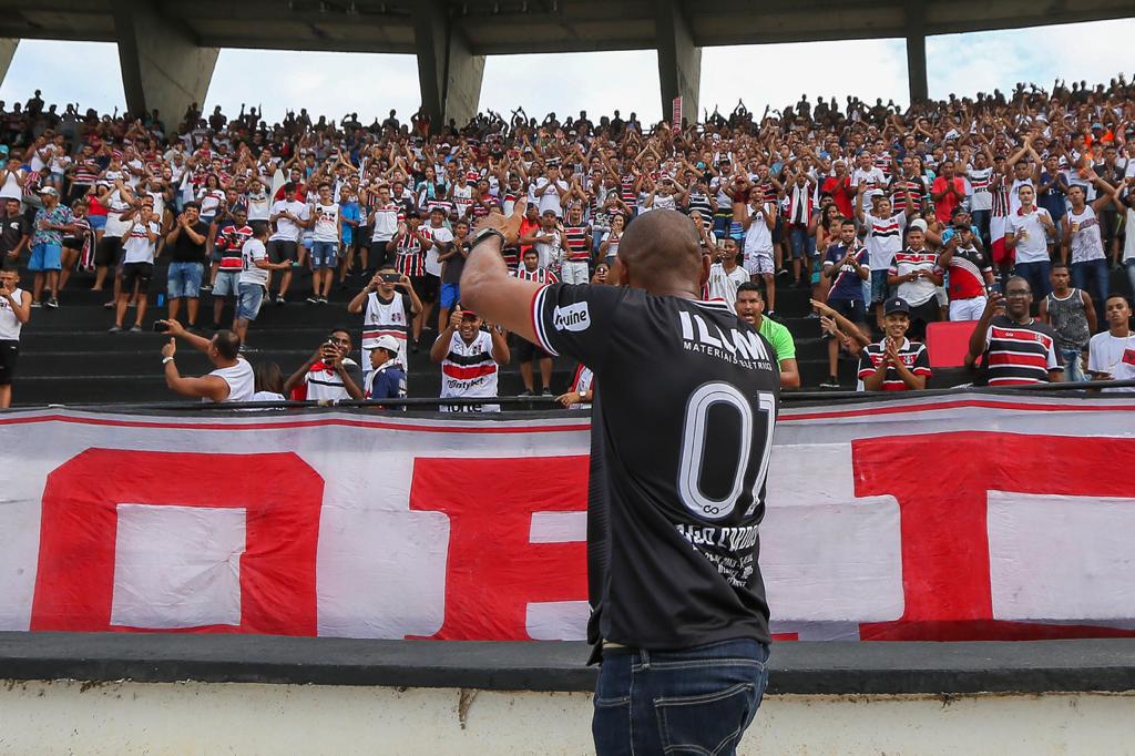 Santa Cruz e Bahia se enfrentaram no Arruda e empataram sem gols na estreia da Copa do Nordeste, em jogo que foi recheado de homenagens a Tiago Cardoso