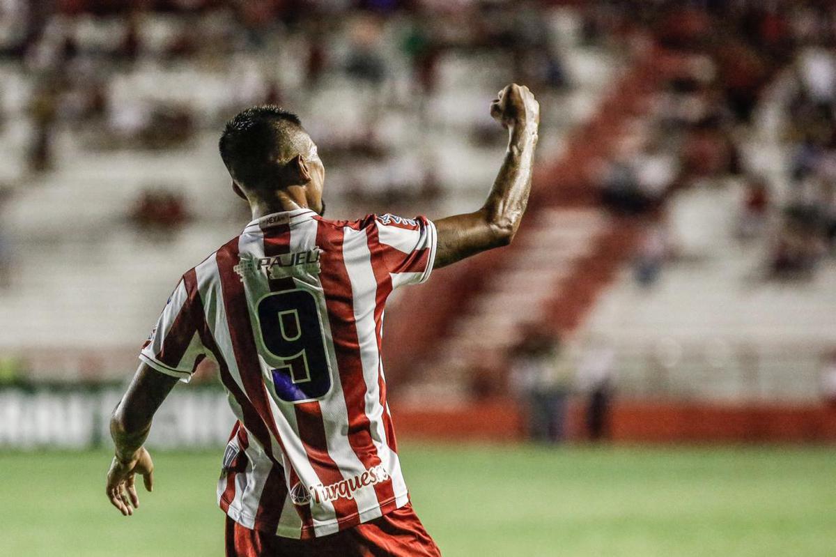Kieza retorna ao time titular do Nutico em sua terceira passagem marcando gols na goleada do Timbu diante do Deciso Bonito, pela 3 rodada do Campeonato Pernambucano