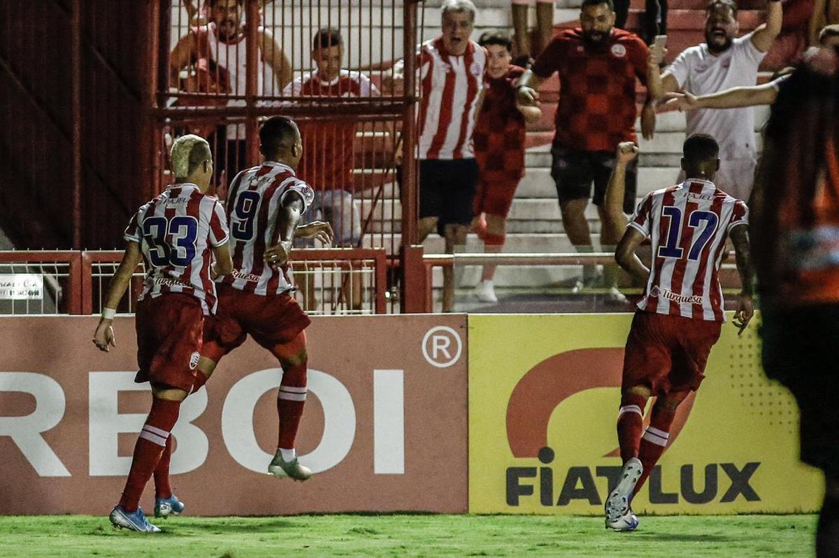 Kieza retorna ao time titular do Nutico em sua terceira passagem marcando gols na goleada do Timbu diante do Deciso Bonito, pela 3 rodada do Campeonato Pernambucano