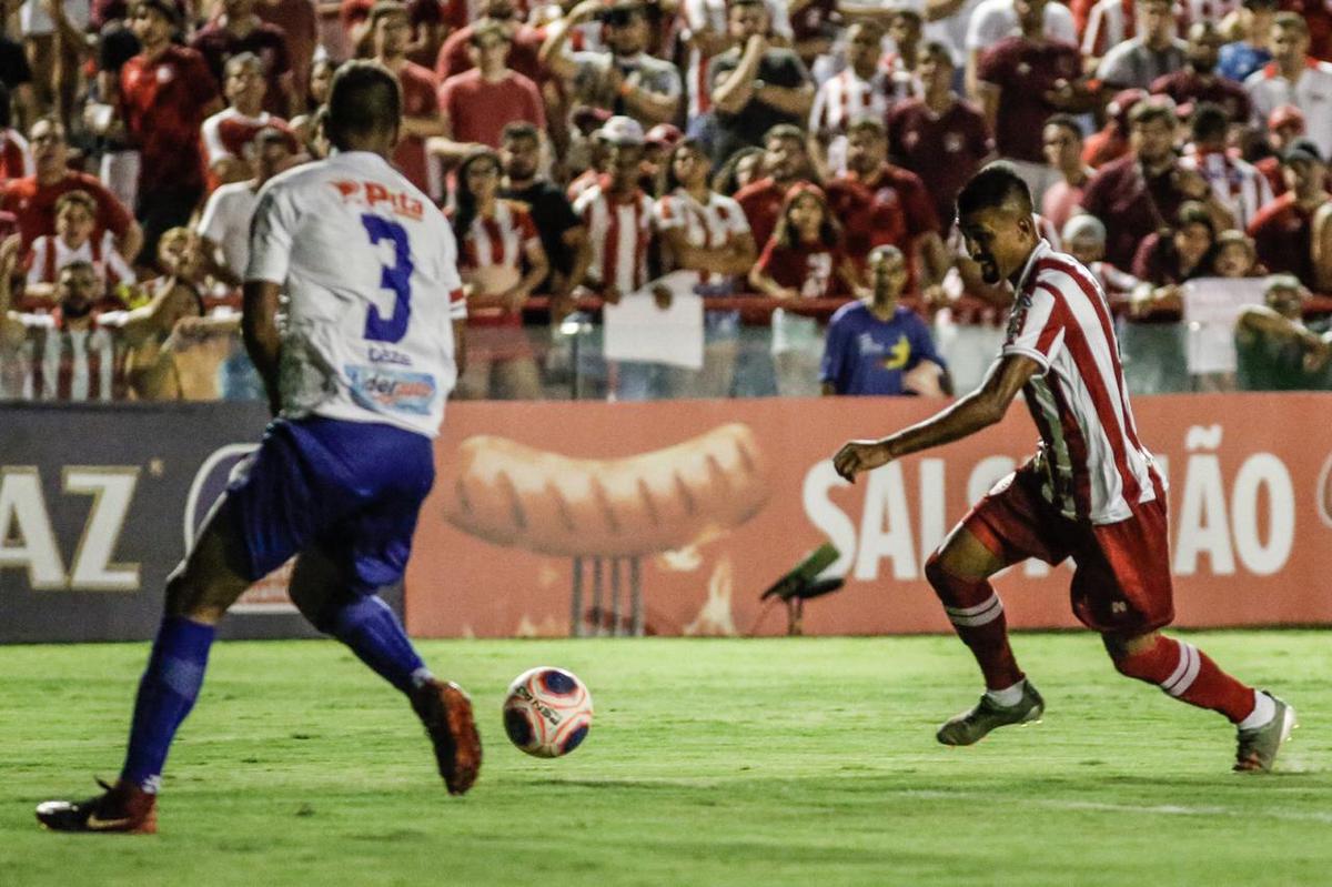 Kieza retorna ao time titular do Nutico em sua terceira passagem marcando gols na goleada do Timbu diante do Deciso Bonito, pela 3 rodada do Campeonato Pernambucano